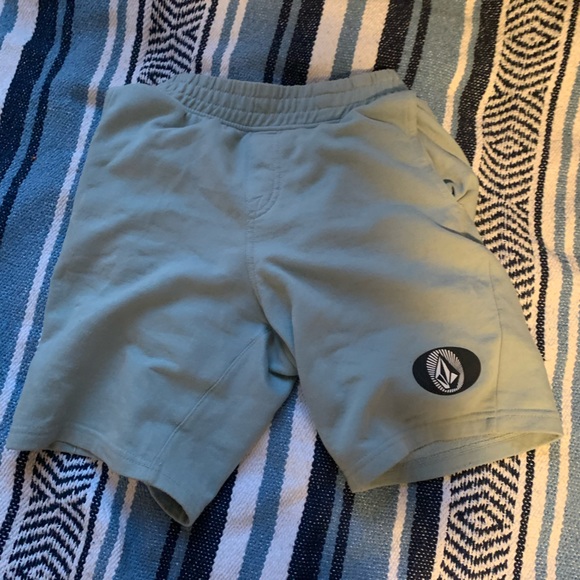 Boys medium volcom shorts. - Picture 1 of 4